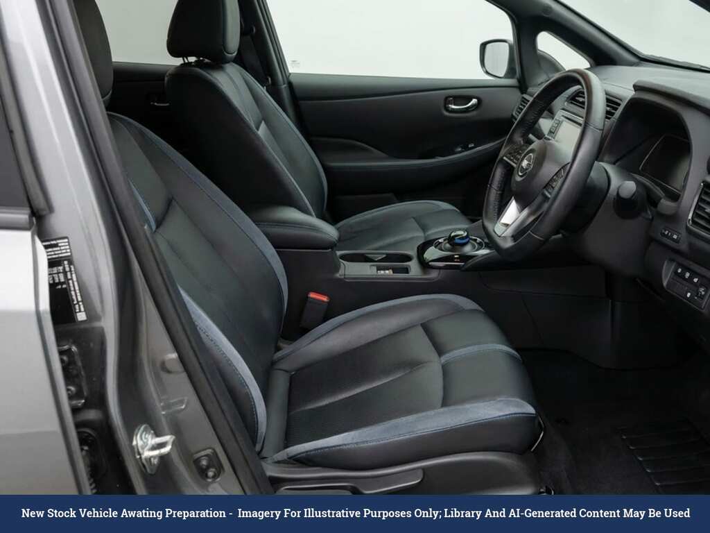 Nissan Leaf 39Kwh Tekna Hatchback 150 Ps Grey