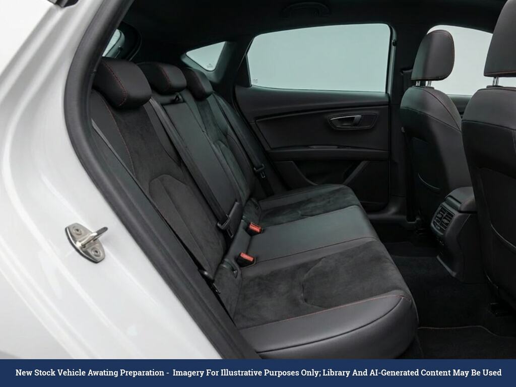 Seat Leon 1.5 Tsi Evo Fr Black Edition Hatchback AO69CKX White #2