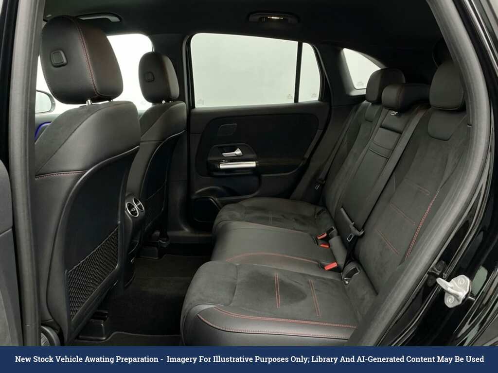 Mercedes-Benz EQA Eqa 350 66.5Kwh Amg Line Premium Suv Electri Black #4