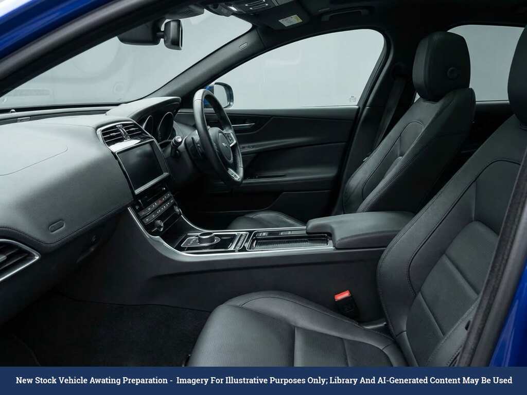 Jaguar XE 2.0 P250i R-dynamic Se Saloon Euro Blue