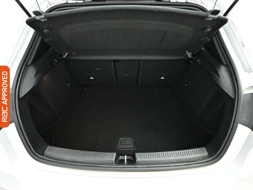 Mercedes-Benz A Class Hatchback White #19