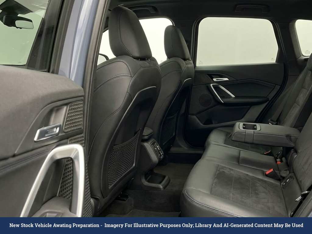 BMW iX1 30 Xline Blue #4