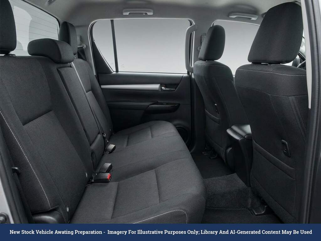 Toyota HILUX 2.4 D-4d Invincible Pickup Double Cab A Orange #3