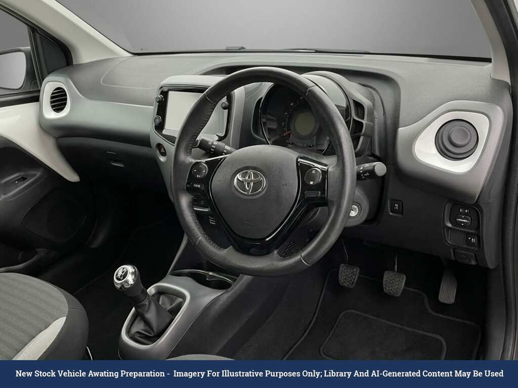 Toyota Aygo 1.0 Vvt-i X-press Hatchback Euro White #3