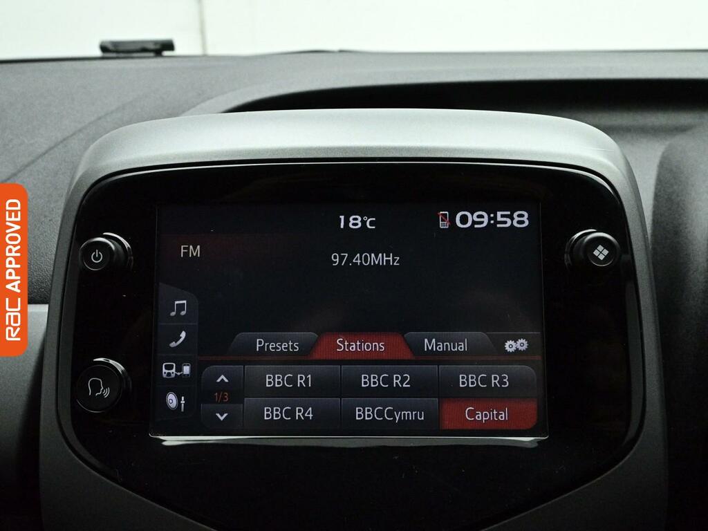 Toyota Aygo 1.0 Vvt-i X-press Hatchback Euro BK68ZVE White #3