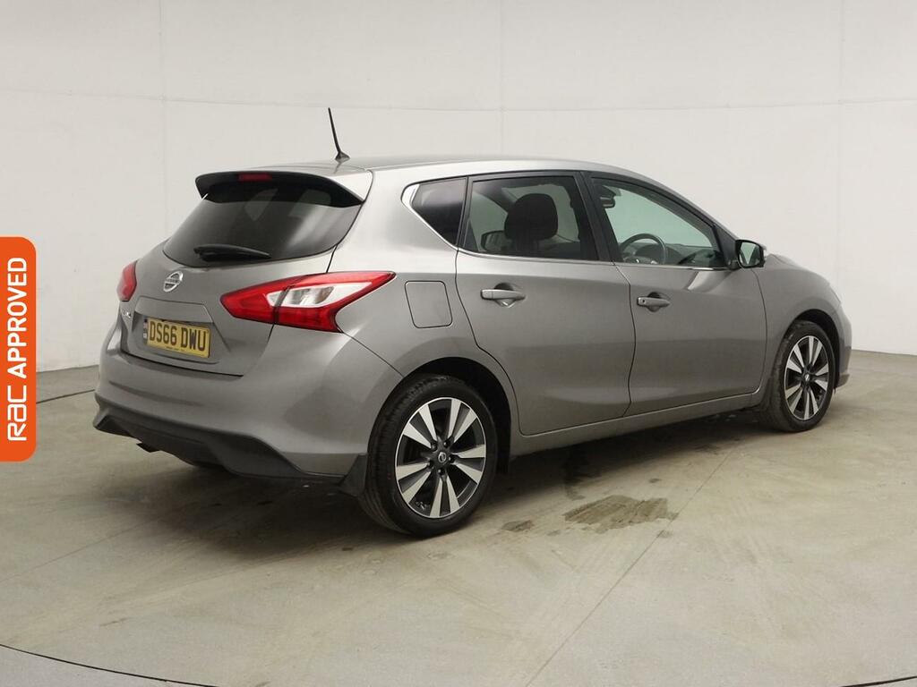 Nissan Pulsar Hatchback #25