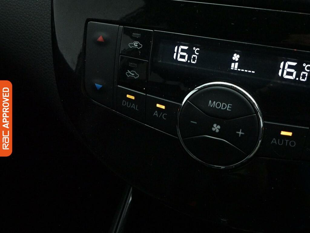 Nissan Pulsar Hatchback #13