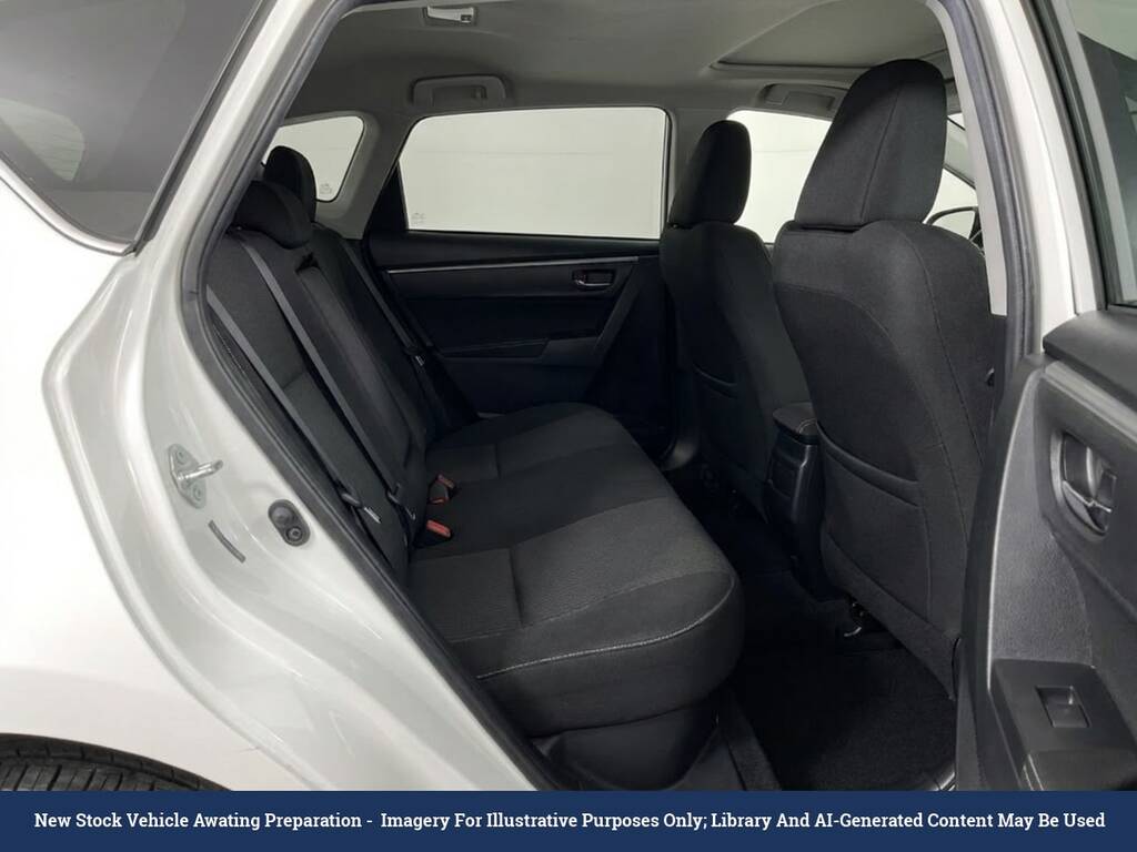 Toyota Auris 1.8 Vvt-h Icon Plus Hatchback Hybrid Cv White #2