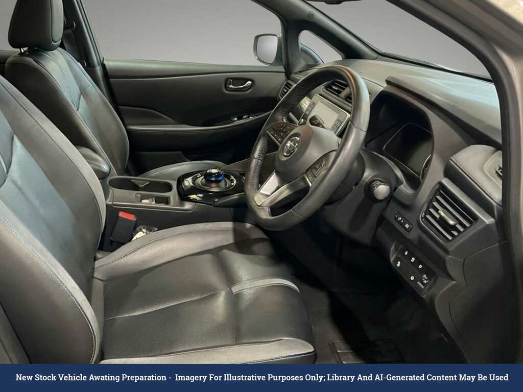 Nissan Leaf 40Kwh Tekna Hatchback 150 Ps Silver #2