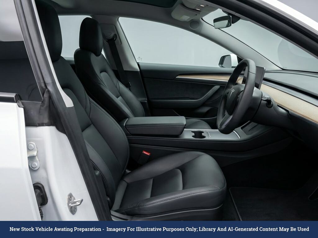 Tesla Model 3 Standard Range Plus Saloon Rwd White