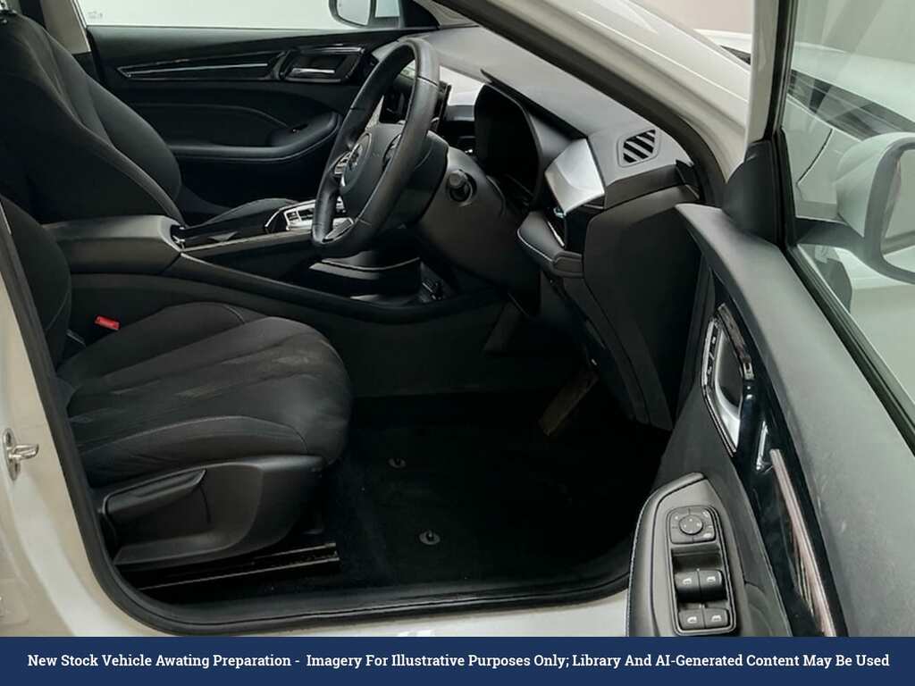 MG MG5 61.1Kwh Se Long Range Estate 15 White #2