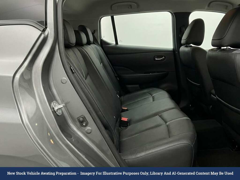 Nissan Leaf 40Kwh Tekna Hatchback 150 Ps Grey #3
