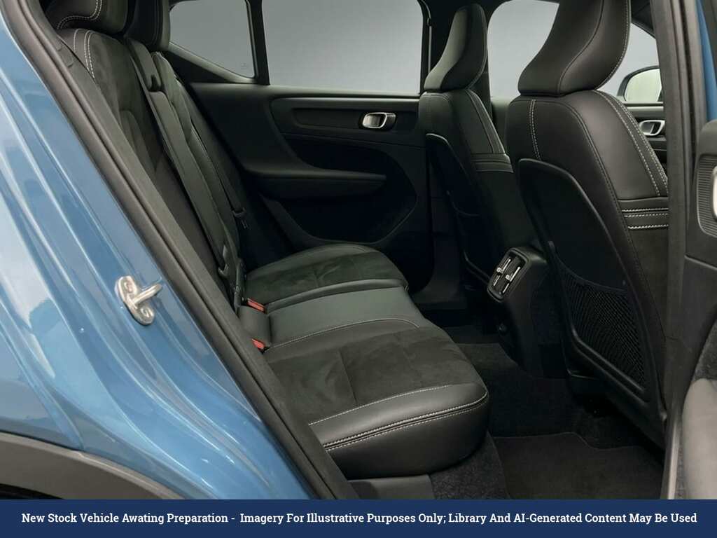 Volvo C40 Recharge 69Kwh Ultimate Suv 231 Blue #3