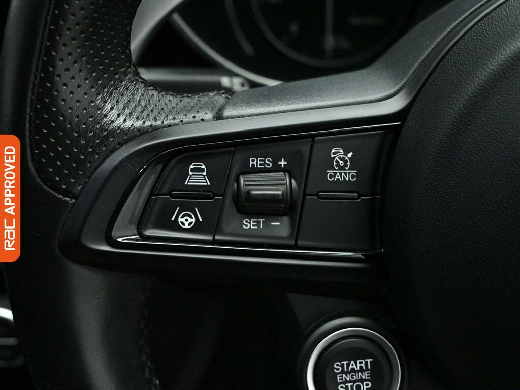 Alfa Romeo Giulia 2.0 Tb Veloce 277 Bhp Black #19