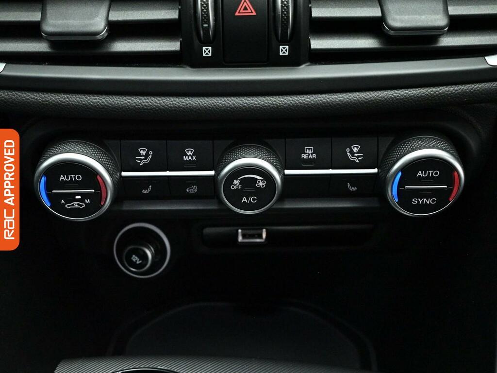Alfa Romeo Giulia 2.0 Tb Veloce 277 Bhp Black #18