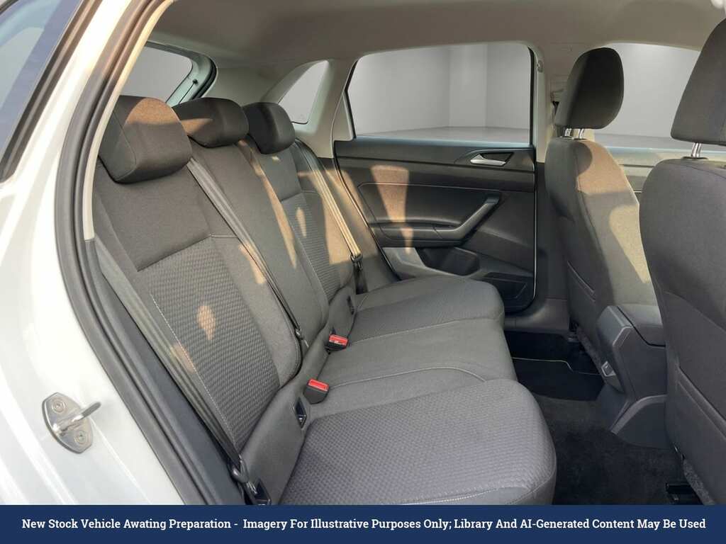 Volkswagen Polo Se Black #3