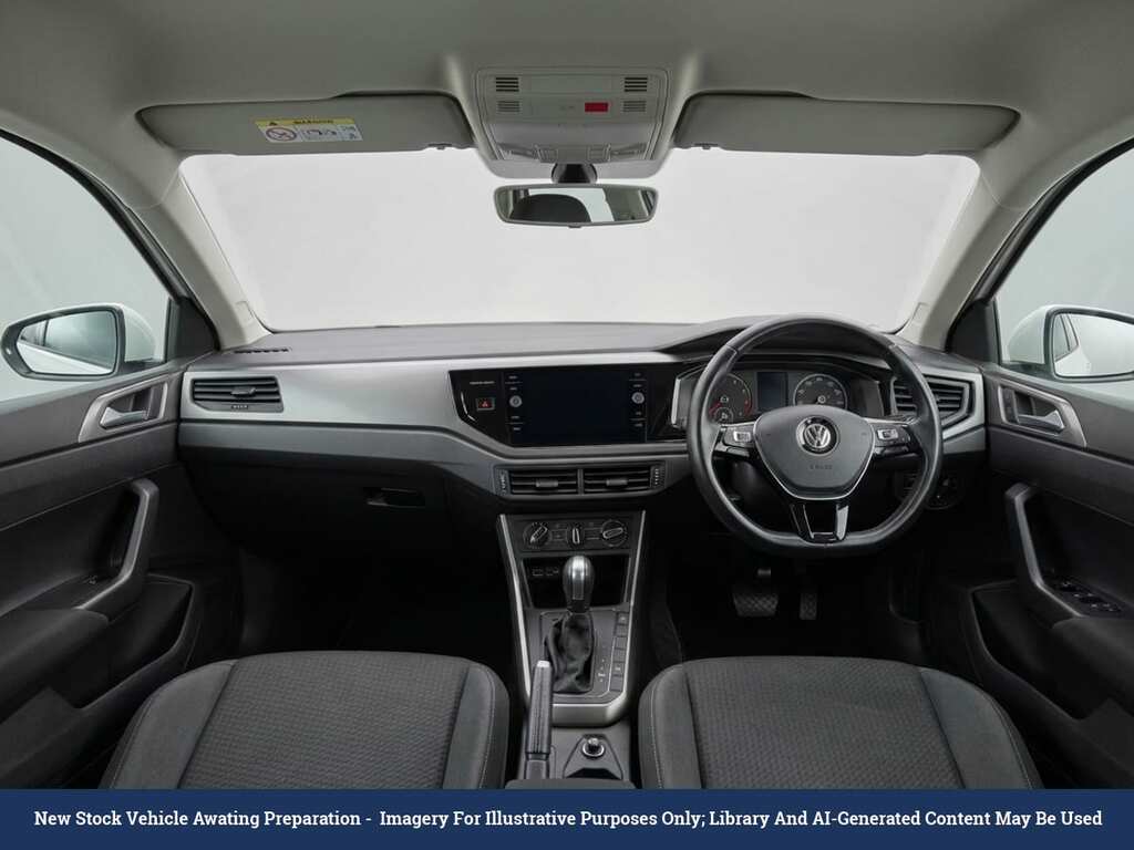Volkswagen Polo Se Black #4