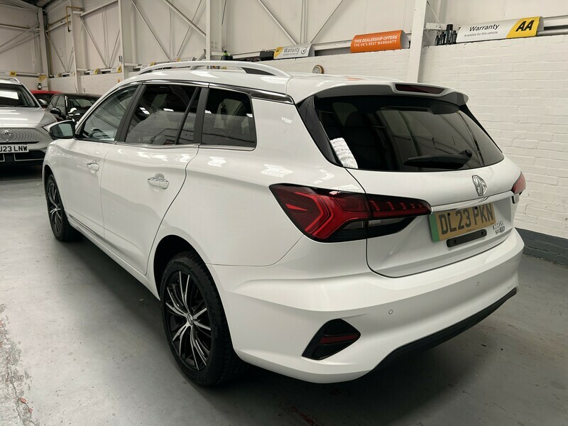 MG MG5 Trophy White #4
