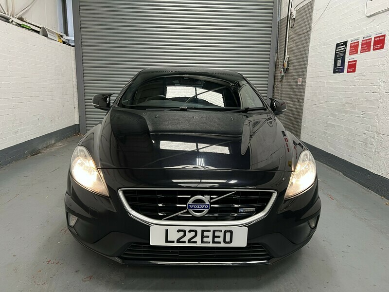 Volvo V40 D2 R-design Black #4