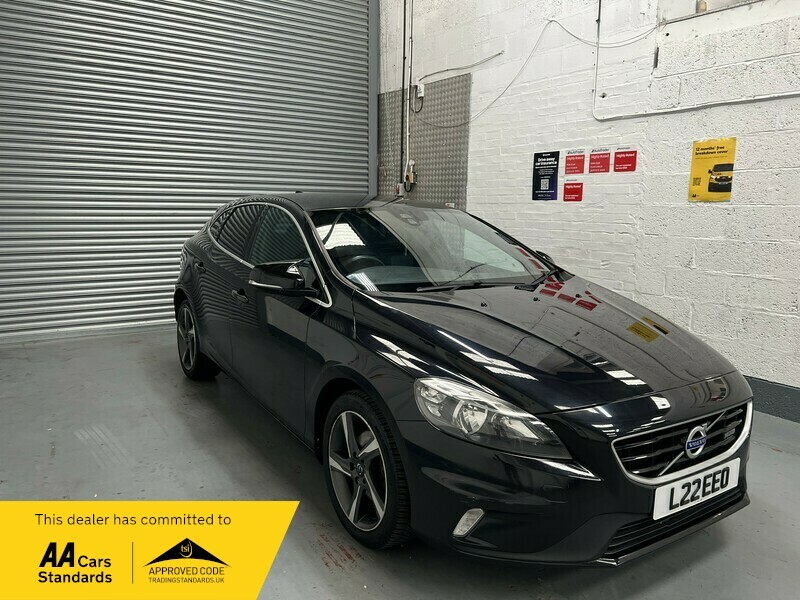 Volvo V40 D2 R-design Black