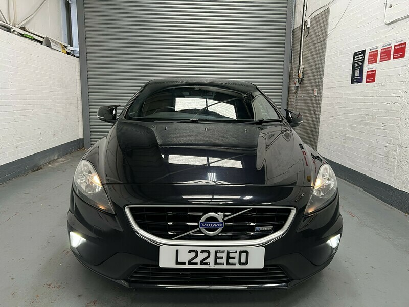 Volvo V40 D2 R-design Black #3