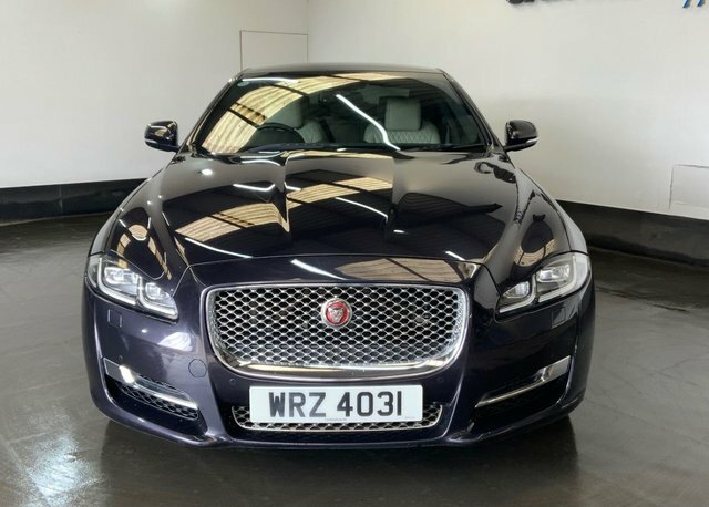 Jaguar XJ 3.0D V6 Portfolio Saloon Euro 6 S Black #2