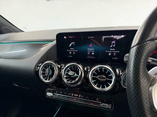 Mercedes-Benz GLA Class 1.3 Gla200 Sport Executive 7G-dct Euro 6 Ss 5 Blue #18