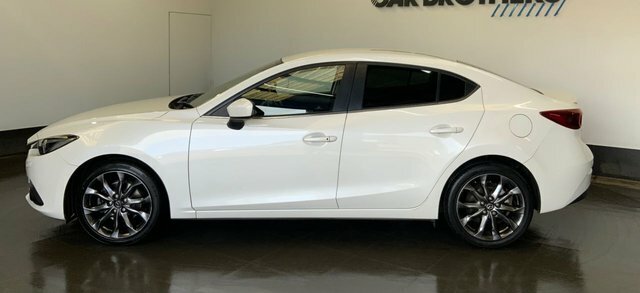 Mazda 3 2.0 Skyactiv-g Sport Nav Fastback White #5