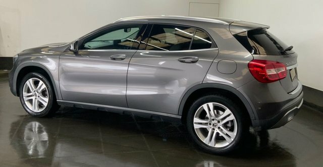 Mercedes-Benz GLA Class 2.1 Gla200d Sport Executive Suv 7G-dc Grey #2