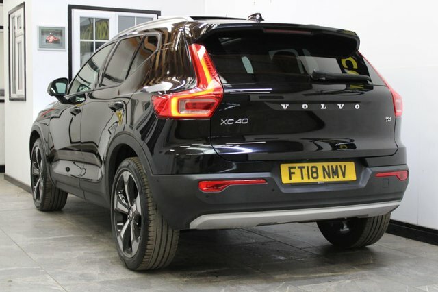 Volvo XC40 2018 2.0 T4 Momentum Awd Euro 6 Ss FT18NMV Black #3