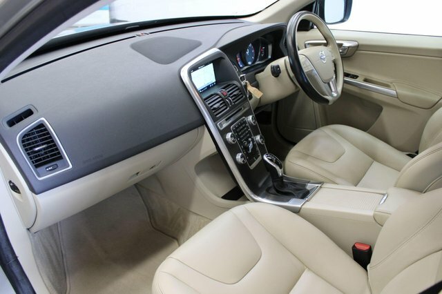 Volvo XC60 2016 2.4 D5 Se Lux Nav Awd Euro 6 Ss LF16CEK Gold #2