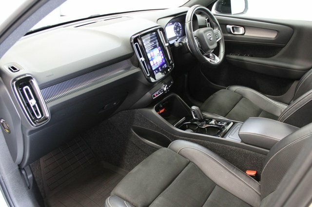 Volvo XC40 2020 2.0 D4 R-design Awd Euro 6 Ss SL20TNF White #2