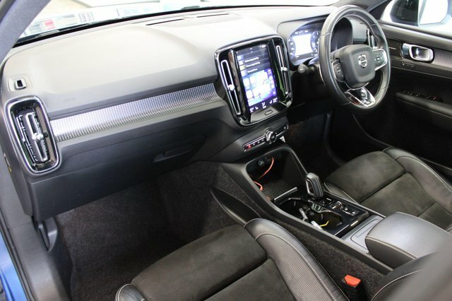 Volvo XC40 2.0 T4 Momentum Suv Awd Euro 6 S White #30