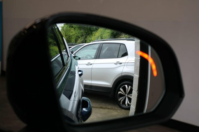 Volvo XC40 2.0 T4 Momentum Suv Awd Euro 6 S White #57