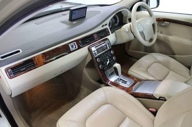 Volvo S80 2008 2.4 D5 Executive Geartronic Gold #2