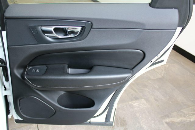Volvo XC60 Inscription Blue #40
