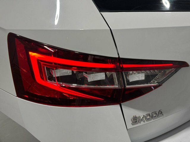 Skoda Superb Tsi Act Se L White #5