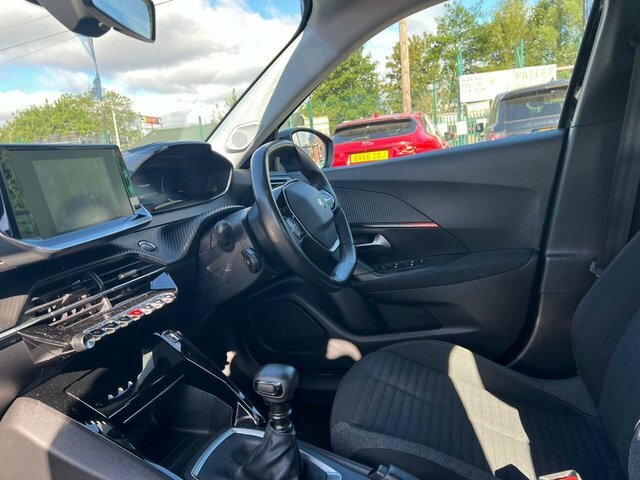 Peugeot 2008 Puretech Active Suv Black #6