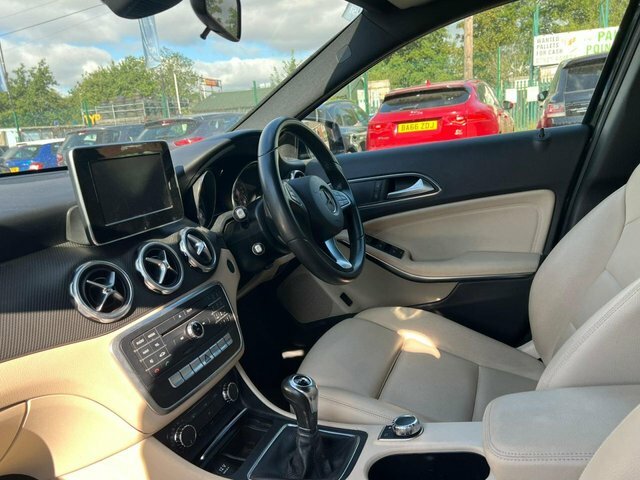 Mercedes-Benz GLA Class Gla200d Se Suv Blue #5