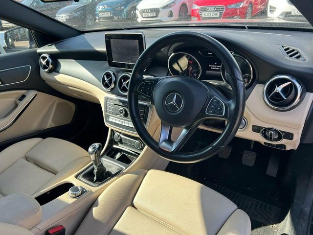 Mercedes-Benz GLA Class Gla200d Se Suv Blue #4