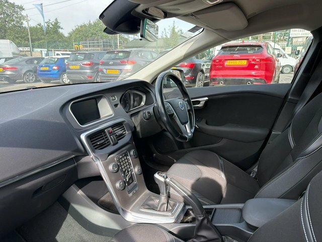 Volvo V40 T2 Se Nav Hatchback Silver #5