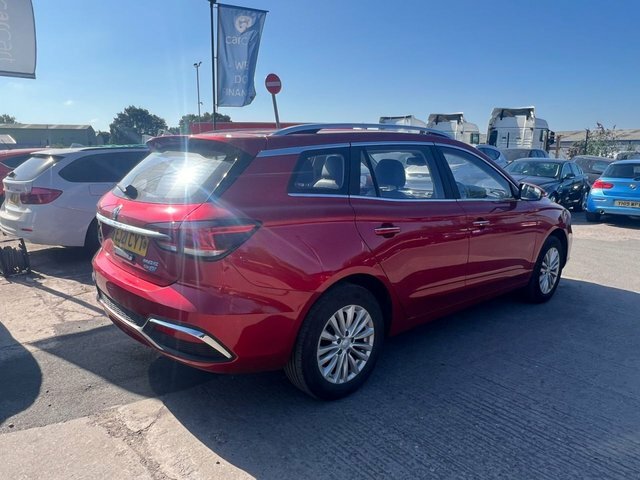 MG MG5 Exclusive Estate Red #4