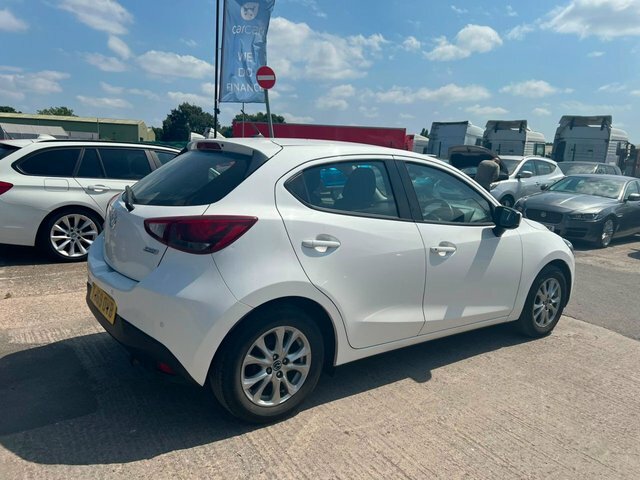 Mazda 2 Skyactiv-g Se-l Nav Hatchback White #4