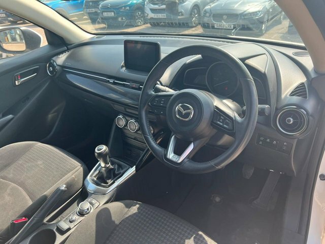 Mazda 2 Skyactiv-g Se-l Nav Hatchback White #5
