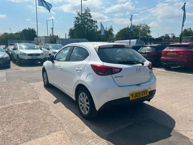 Mazda 2 Skyactiv-g Se-l Nav Hatchback White #3