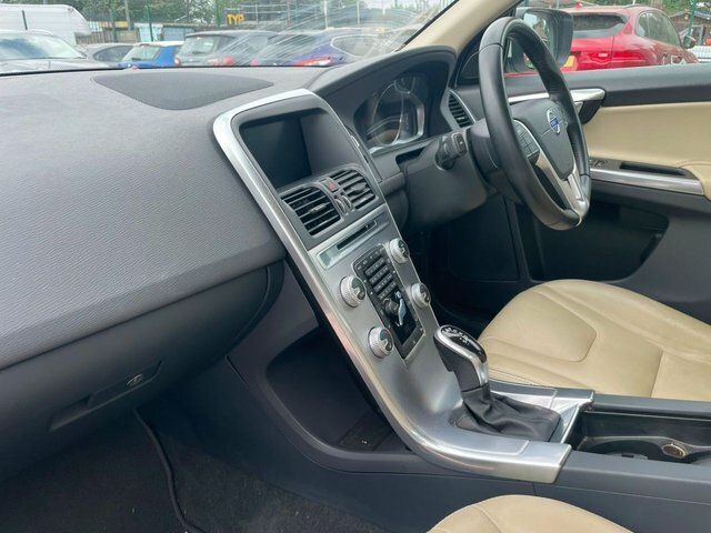 Volvo XC60 D5 Se Lux Nav White #6