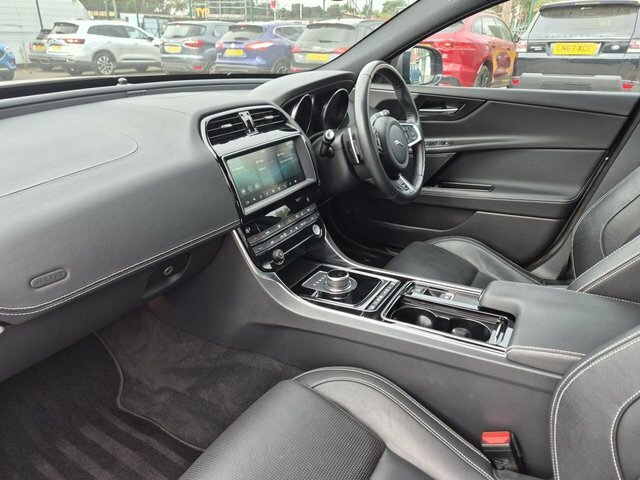 Jaguar XE R-sport Saloon Grey #6