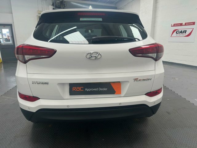 Hyundai Tucson 1.7 Crdi Blue Drive Se Nav Suv E White #4