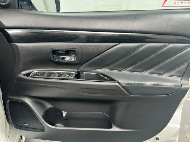 Mitsubishi Outlander 2.0H 12Kwh 4Hs Cvt 4Wd Euro 6 Ss Black #17