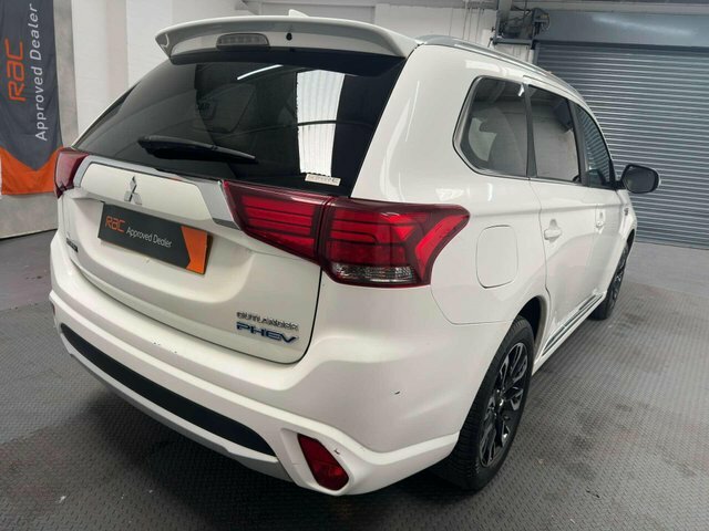 Mitsubishi Outlander 2.0 Outlander 5H Phev Cvt 4Wd White #6